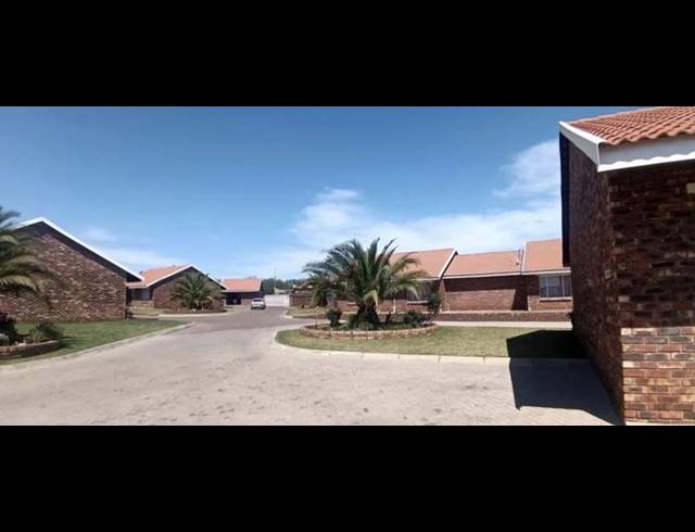 2 BEDROOM TOWNHOUSE FOR SALE IN RIVERSDALE